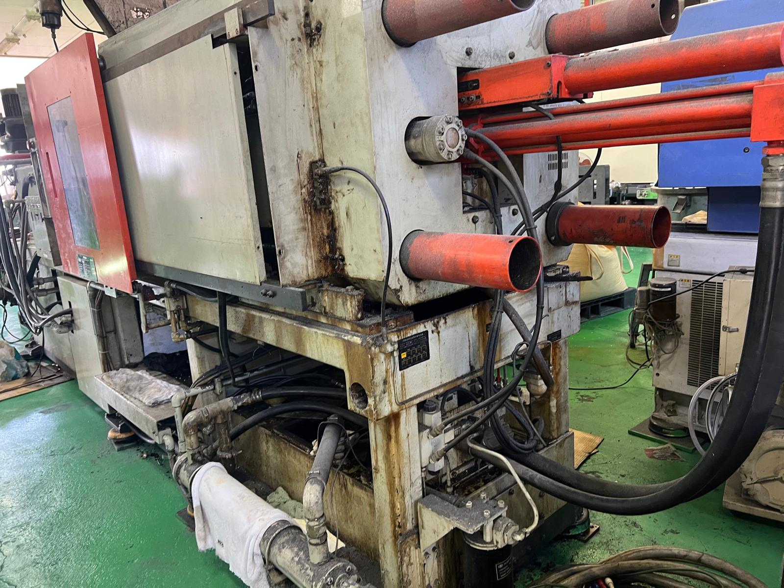 Injection Moulding Machine - image 2