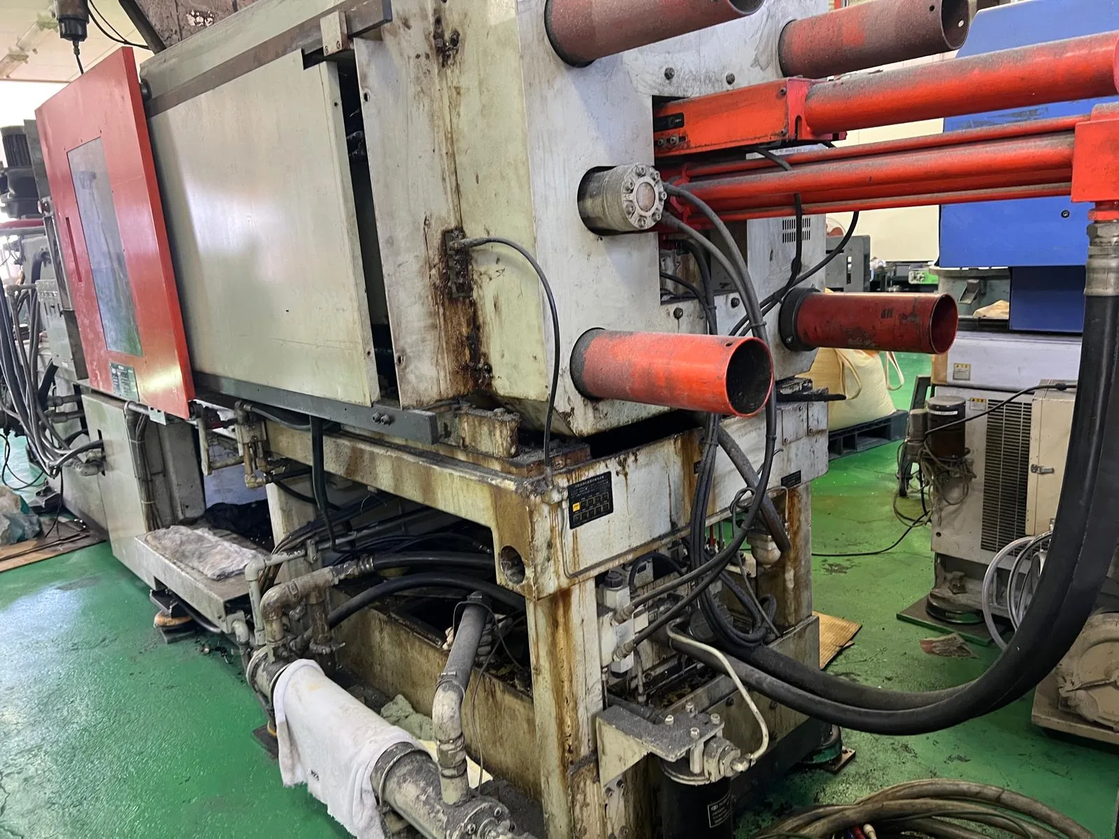 Injection Moulding Machine - image 2