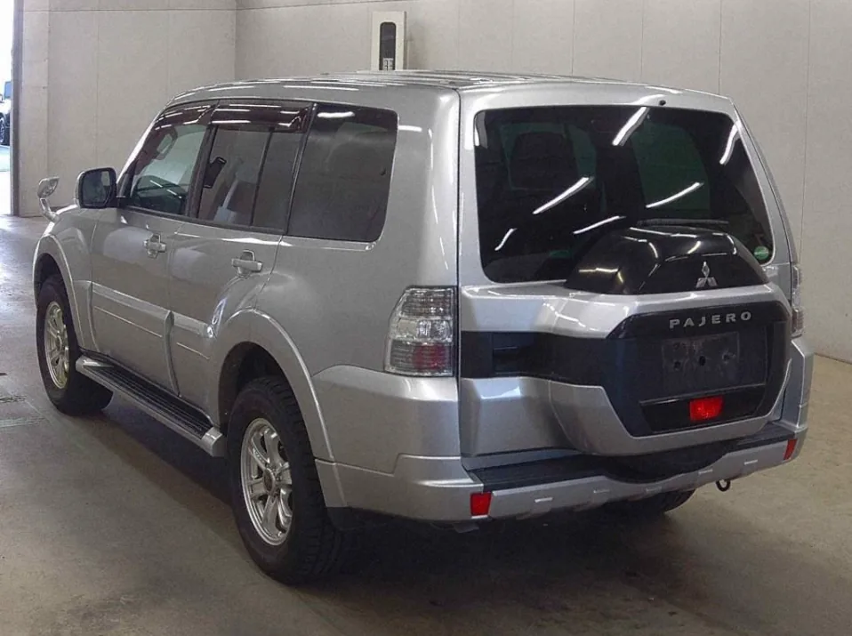 2019 Mitsubishi Pajero 5D 4WD Long Exceed export Japan — image 2