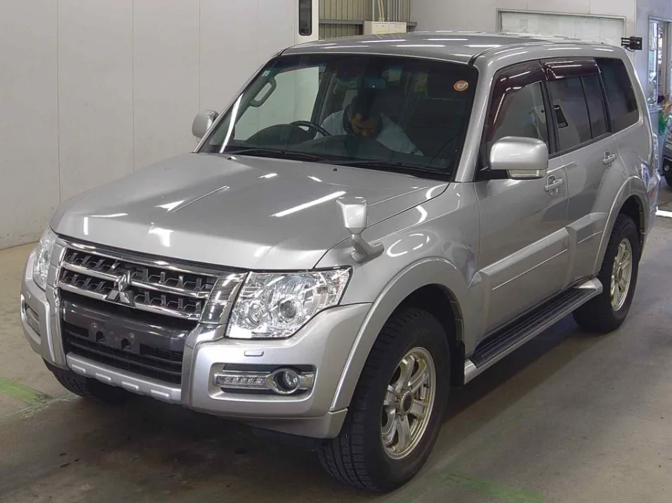 2019 Mitsubishi Pajero 5D 4WD Long Exceed export Japan — image 3