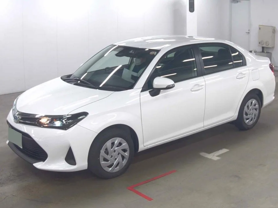 2025 Toyota Corolla Axio Hybrid EX export Japan — image 3