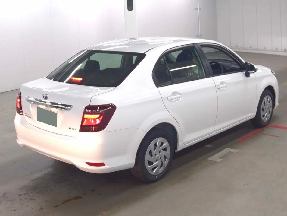2025 Toyota Corolla Axio Hybrid EX export Japan — image 4