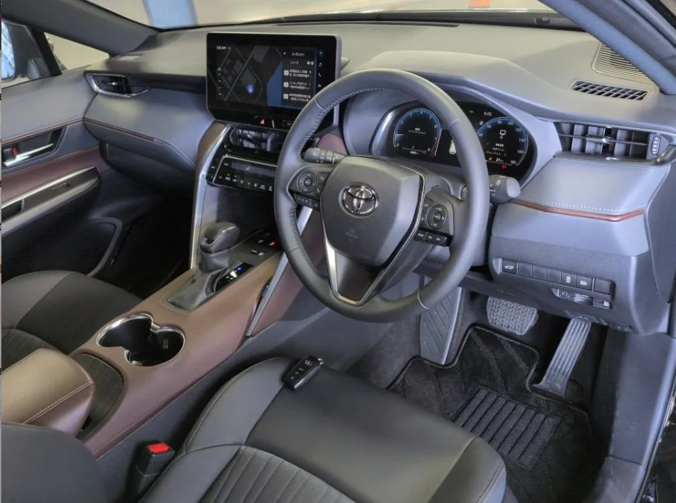 2025 Toyota Harrier G export Japan — image 5