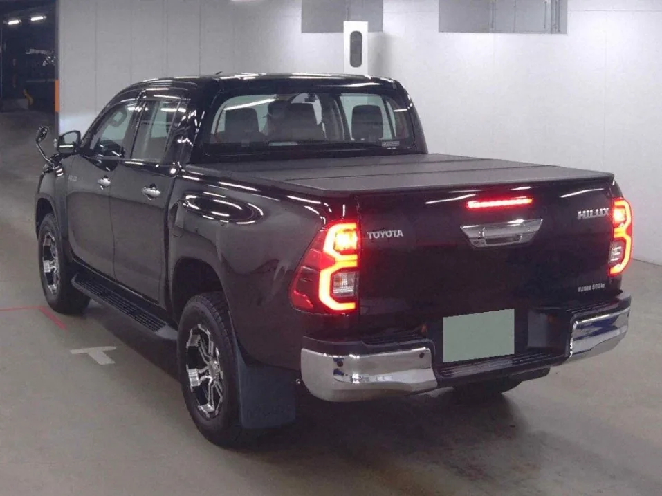 2023 Toyota Hilux 4D 4WD Z export Japan — image 2