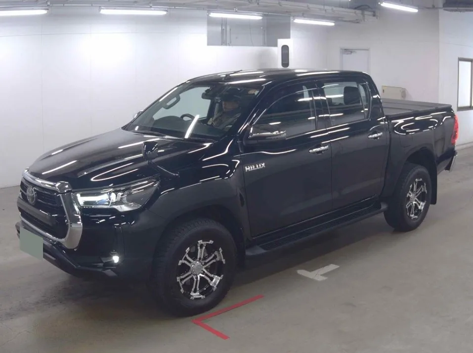 2023 Toyota Hilux 4D 4WD Z export Japan — image 3