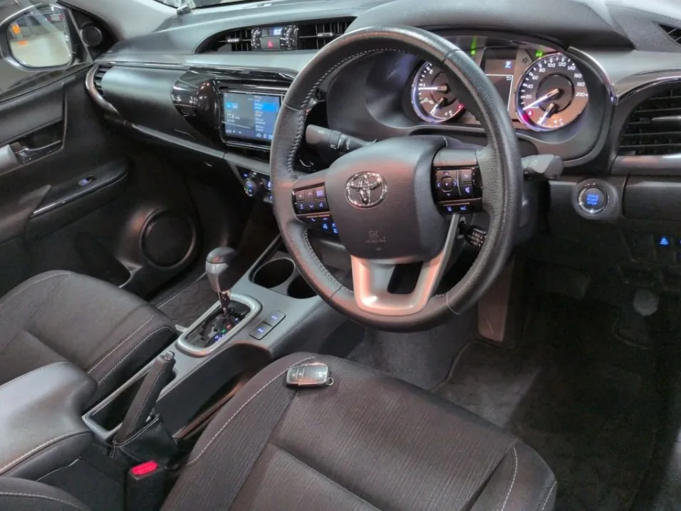 2023 Toyota Hilux 4D 4WD Z export Japan — image 5