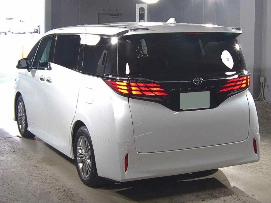 2026 Toyota Alphard Z export Japan — image 2
