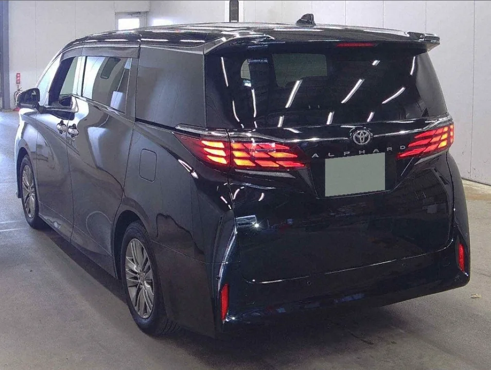 2025 Toyota Toyota Alphard 5D Z export Japan — image 2