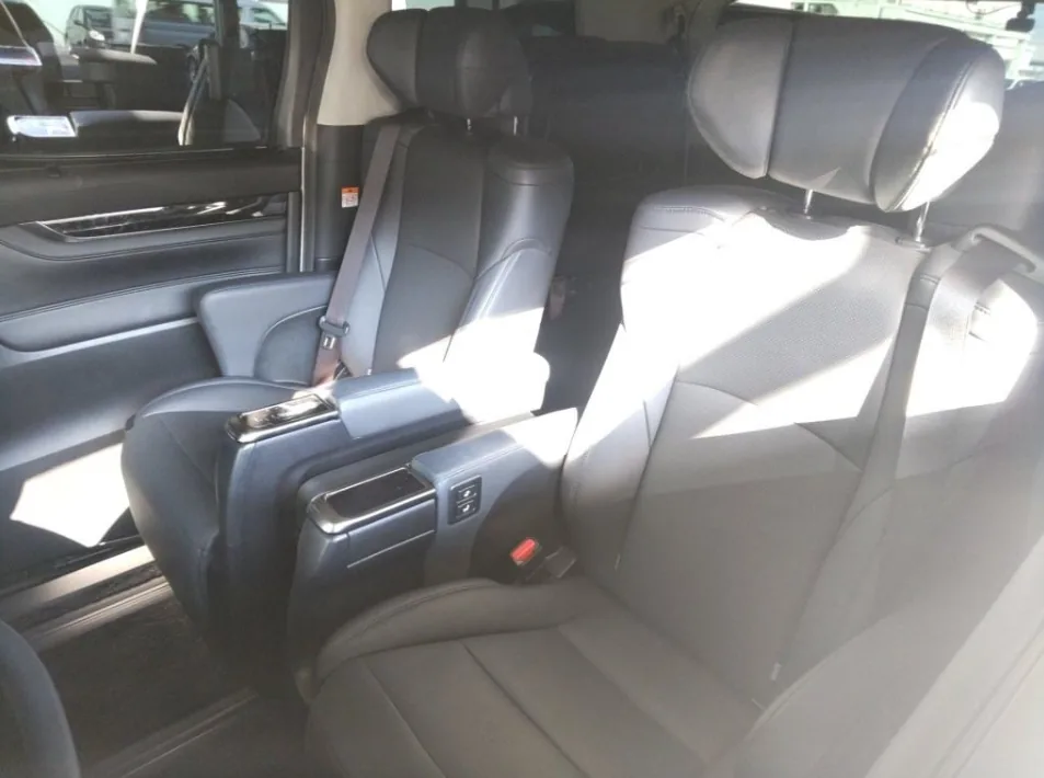 2023 Toyota Alphard 5D 2.5S C Package export Japan — image 6