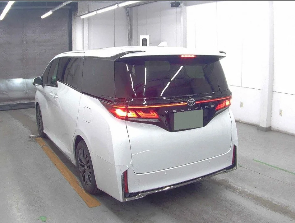 2026 Toyota Vellfire 5D Z Premier export Japan — image 2