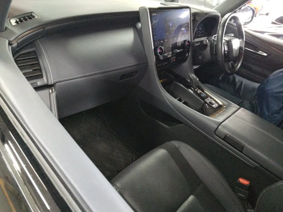 2023 Toyota Vellfire Hybrid 5D Z Premier export Japan — image 5