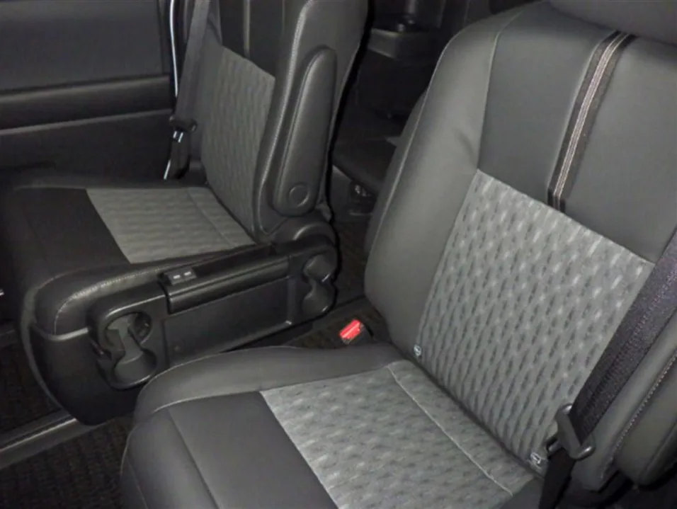 2026 Toyota Noah Hybrid 5D S-Z export Japan — image 6
