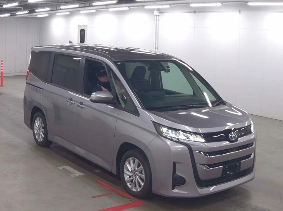 2023 Toyota Noah Hybrid 5D G export Japan