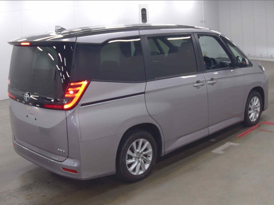 2023 Toyota Noah Hybrid 5D G for sale - image 4