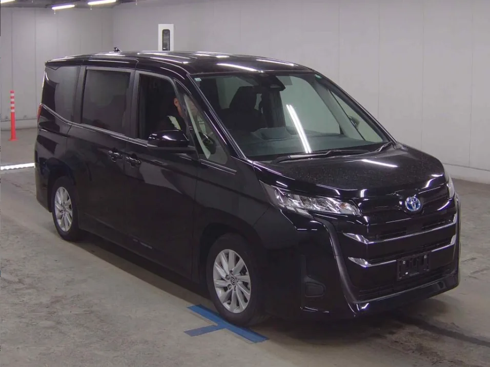 2022 Toyota Noah Hybrid 5D G export Japan