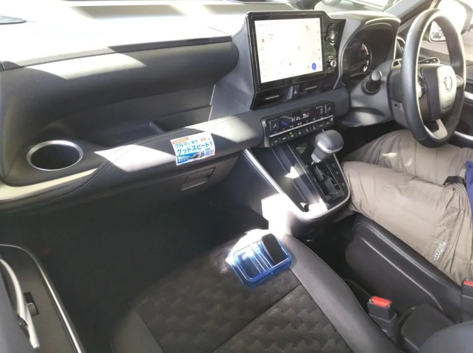 2024 Toyota Voxy 5D S-Z export Japan — image 5