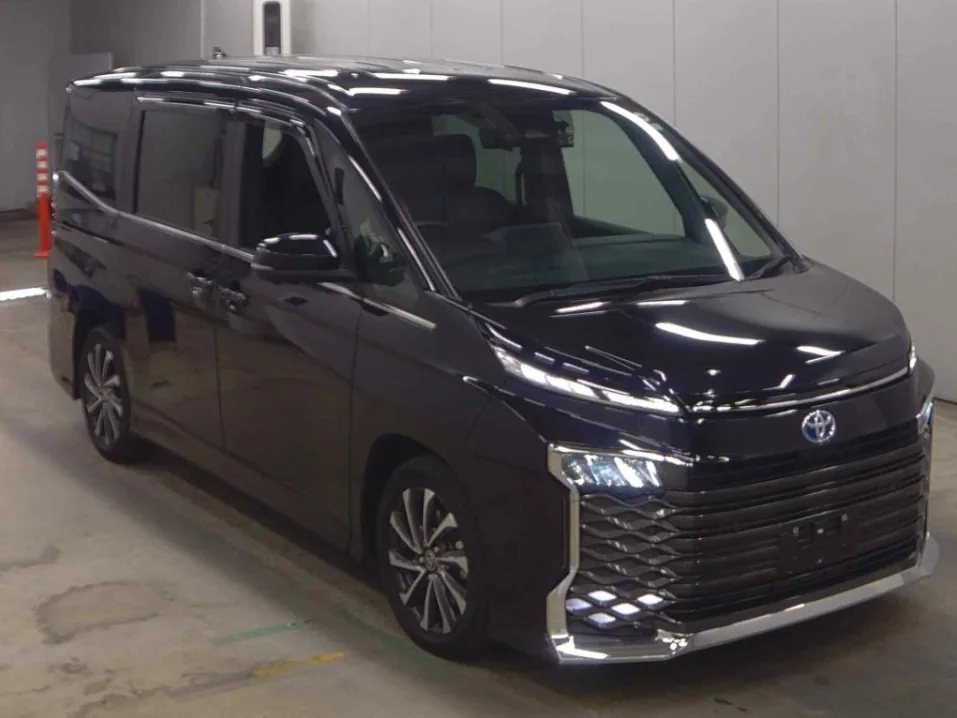 2023 Toyota Voxy Hybrid 5D S-Z export Japan